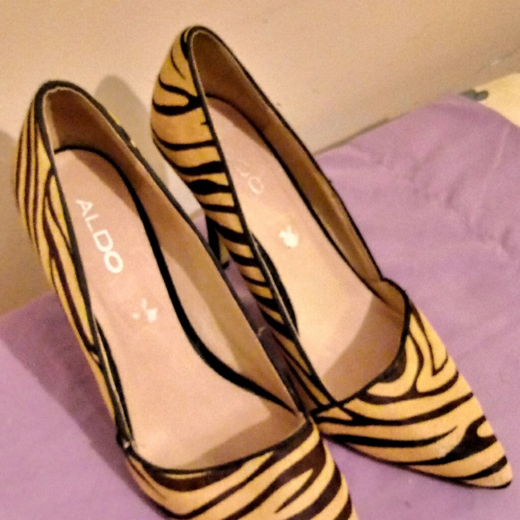 Leopard Pumps - Picture 5 of 5
